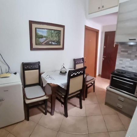 Romeo'S Guest House Берат Экстерьер фото