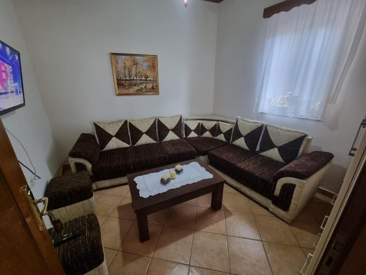 Romeo'S Guest House Берат Экстерьер фото