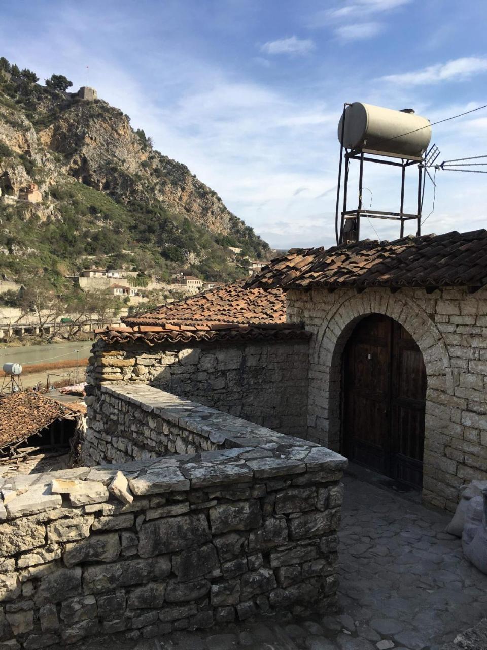 Romeo'S Guest House Берат Экстерьер фото