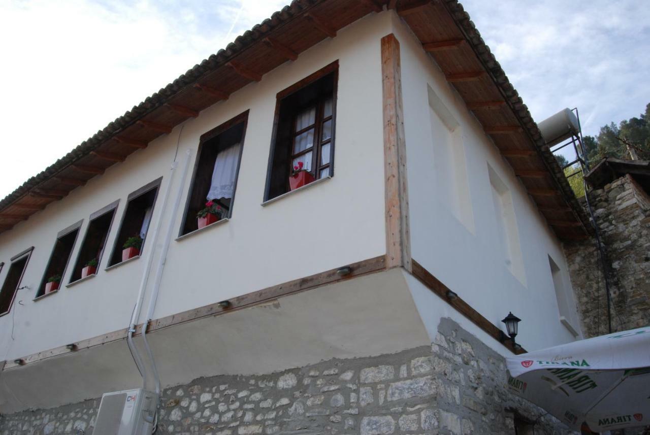 Romeo'S Guest House Берат Экстерьер фото